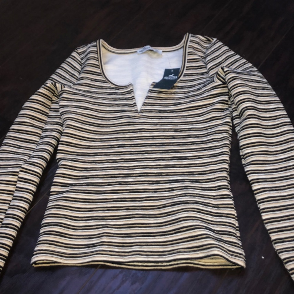 long sleeve Hollister top